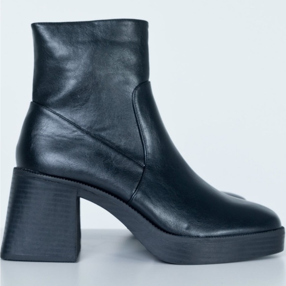 Princess Polly Halo Boots - Picture 6 of 6